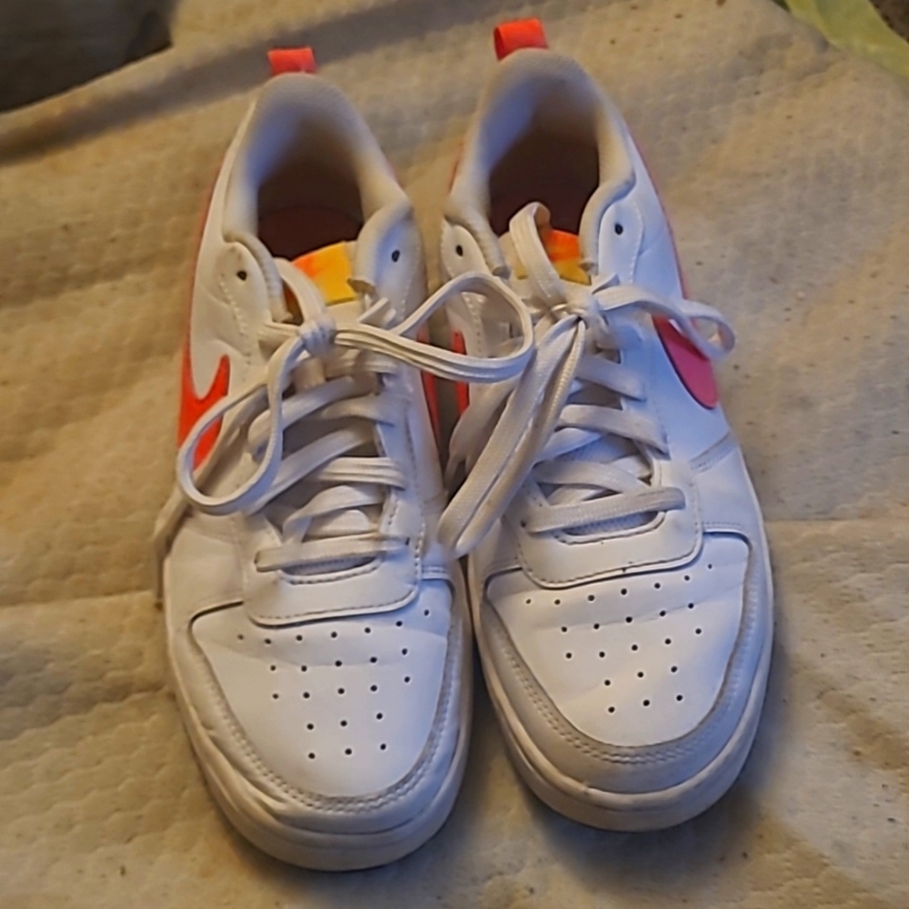 Nike borough low court 2 G